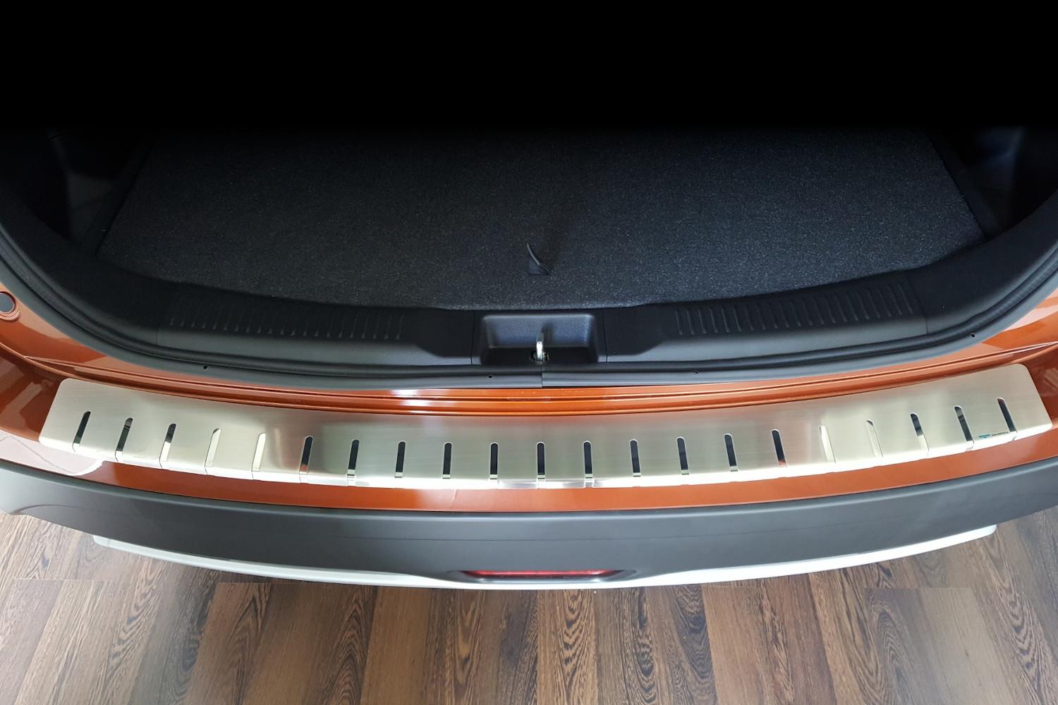 Rear bumper protector suitable for Suzuki SX4 S-Cross 2013-2021 5-door hatchback stainless steel brushed