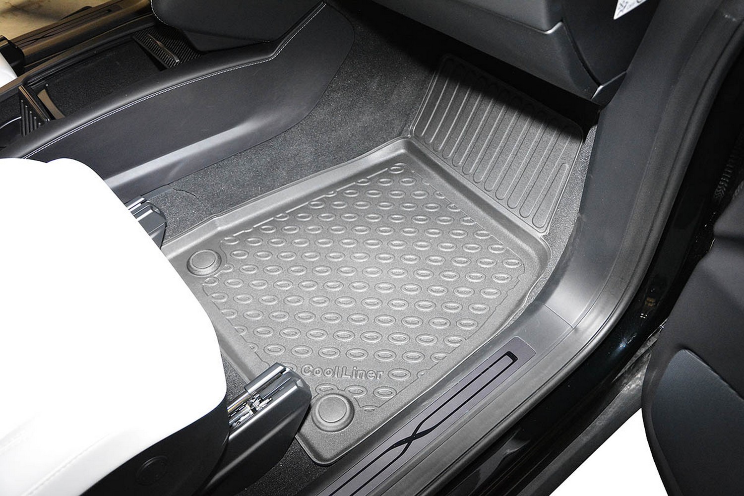 Car mats suitable for Tesla Model X 2015-present Cool Liner PE/TPE rubber (TES1MXFM-C) (3) Car mats suitable for Tesla Model X 2015-present Cool Liner PE/TPE rubber (TES1MXFM-C) (3)
