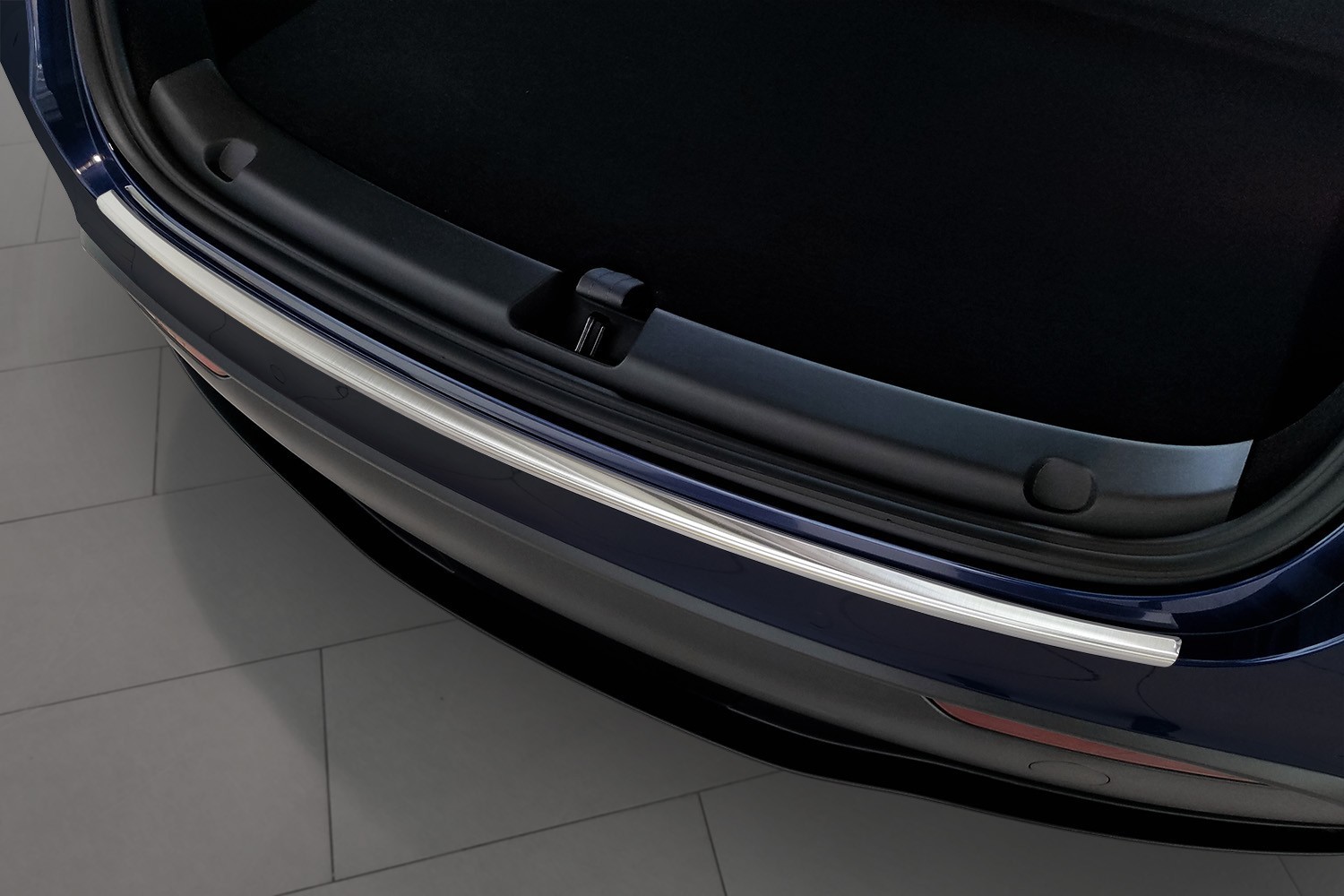 Protection de seuil de coffre convient à Tesla Model Y 2020-présent acier inox brossé