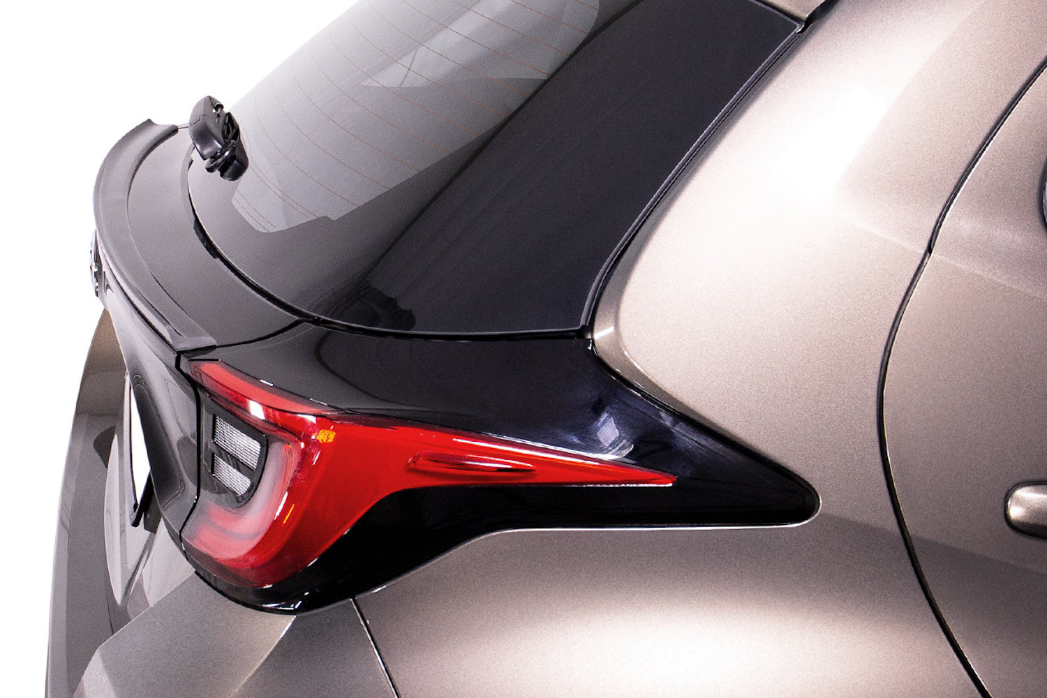 Lèvre de becquet de coffre Toyota Yaris (XP21) 2020-présent 5 portes bicorps