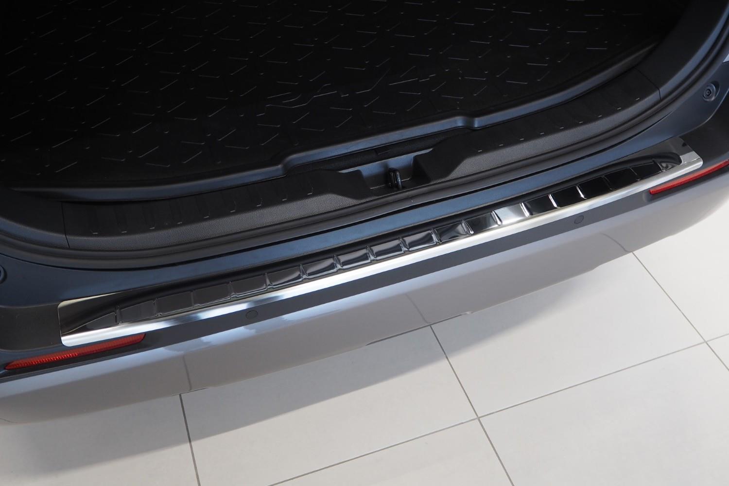 Protection de seuil de coffre Toyota RAV4 V (XA50) 2018-présent acier inox brillant