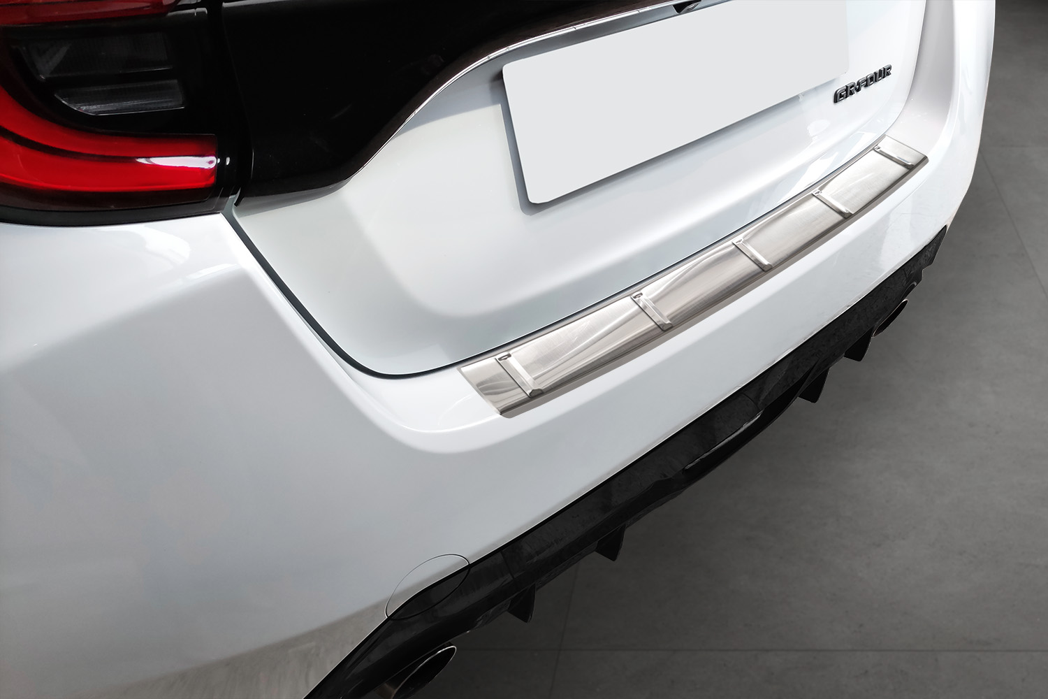 Protection de seuil de coffre Toyota Yaris (XP21) 2020-présent 5 portes bicorps acier inox brossé