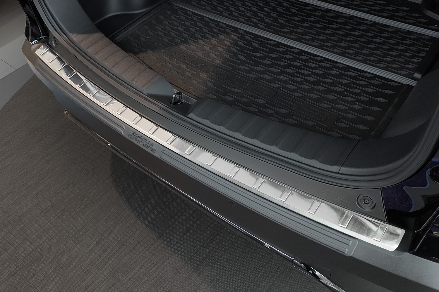 Protection de seuil de coffre convient à Toyota Corolla Cross (XG10) 2022-présent acier inox brossé