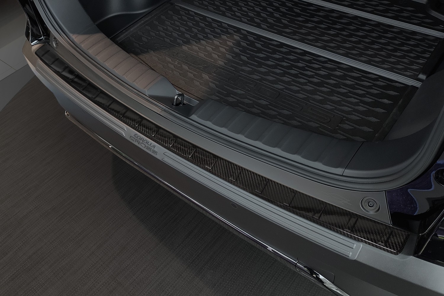 Rear bumper protector suitable for Toyota Corolla Cross (XG10) 2022-present carbon
