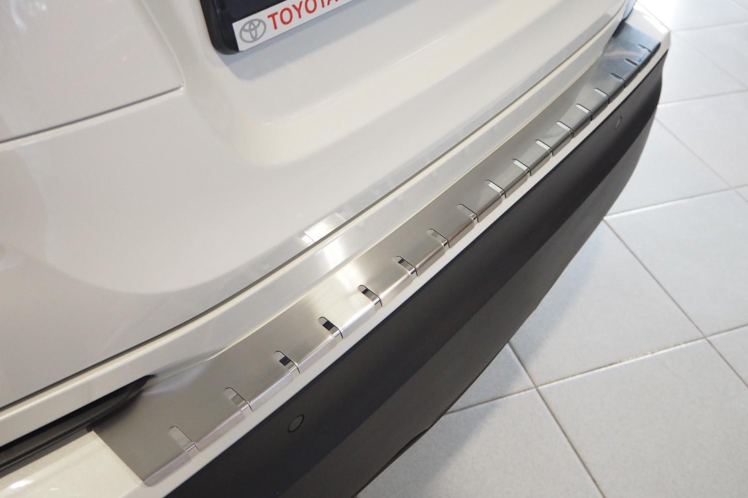 Protection de seuil de coffre Toyota C-HR 2016-2023 acier inox brossé
