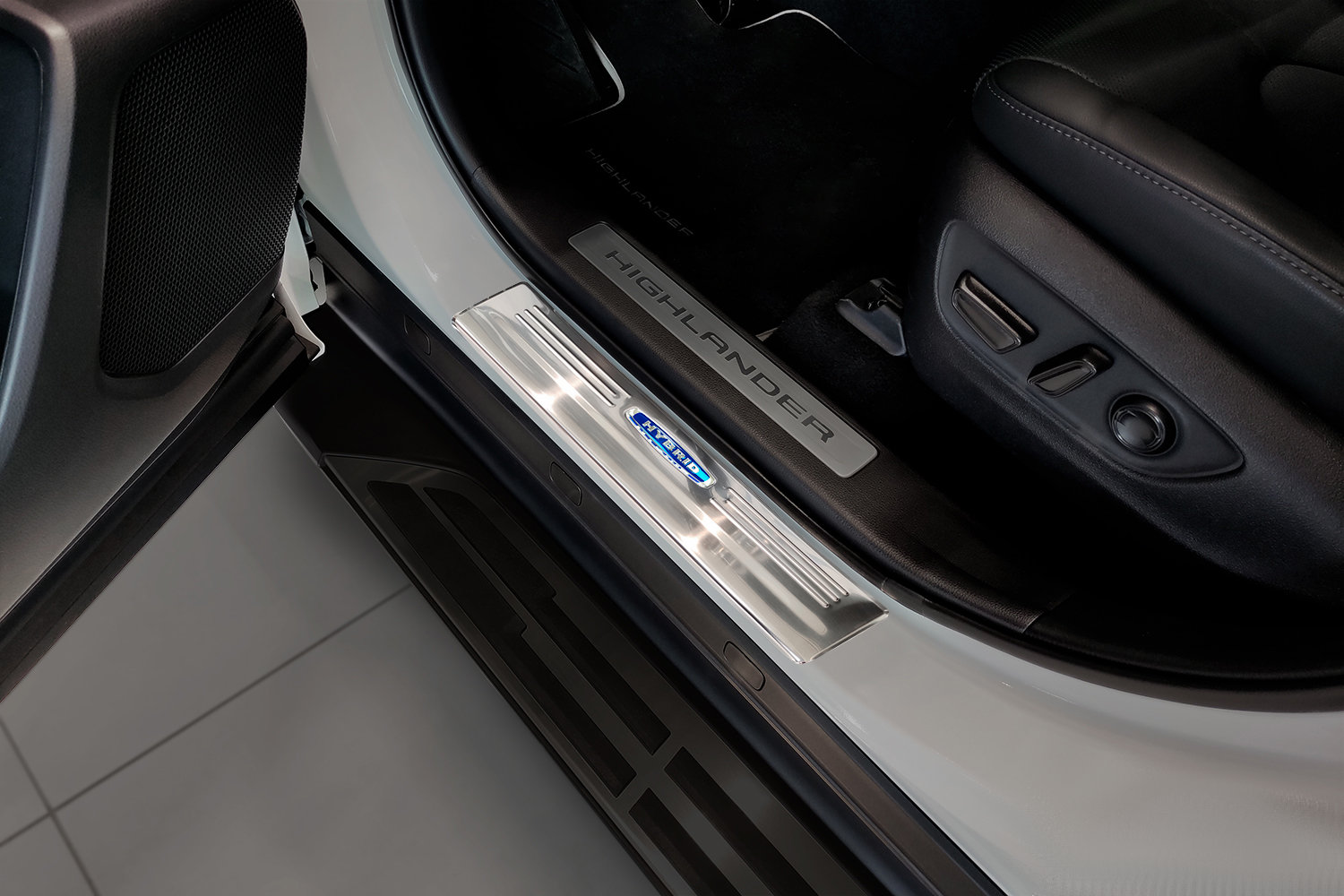 Seuils de portes Toyota Highlander IV (XU70) 2019-présent acier inox brossé 4 pièces