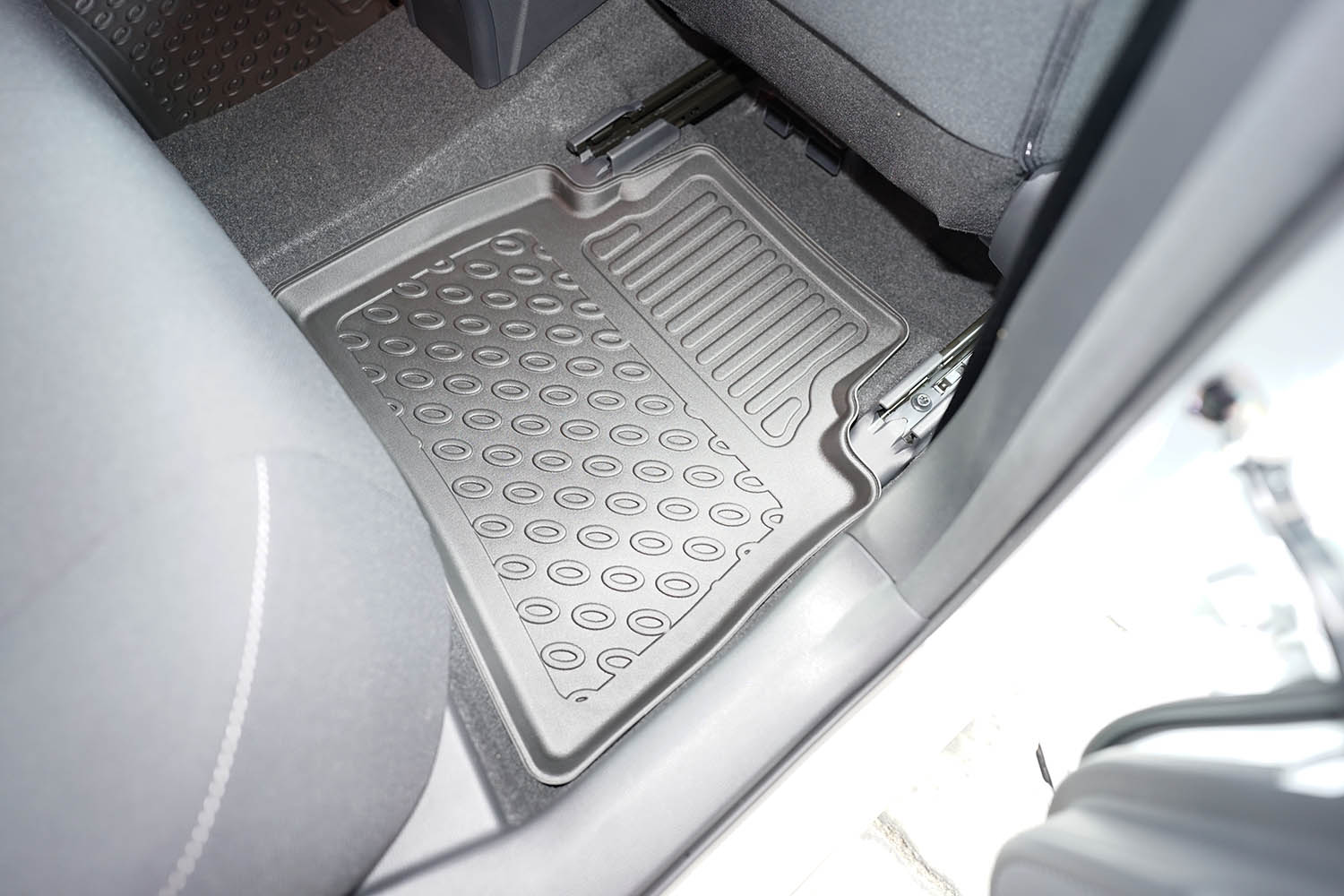 Car mats suitable for Toyota Prius V (XW60) 2023-present 4-door saloon Cool Liner PE/TPE rubber (TOY1PRFM-C) (5) Car mats suitable for Toyota Prius V (XW60) 2023-present 4-door saloon Cool Liner PE/TPE rubber (TOY1PRFM-C) (5)