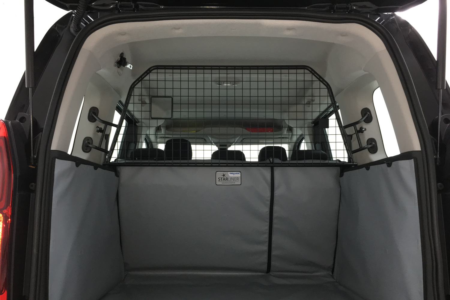 Dog guard suitable for Toyota ProAce City Verso 2019-present Kleinmetall Masterline