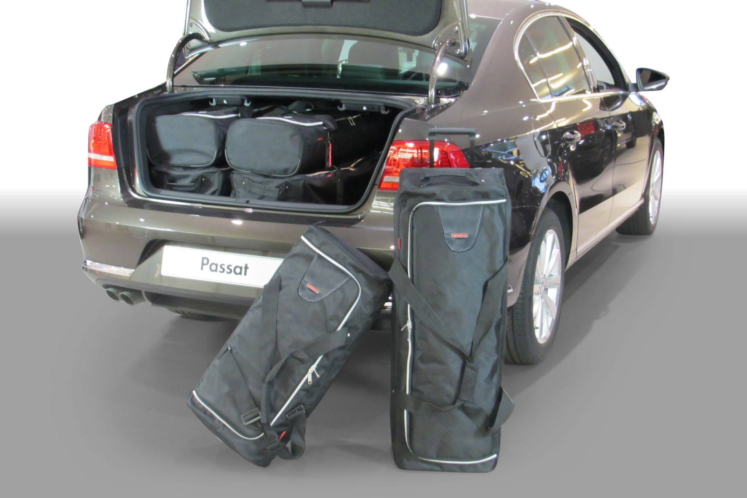 Travel bag set suitable for Volkswagen Passat (B7) 2010-2014 4-door saloon