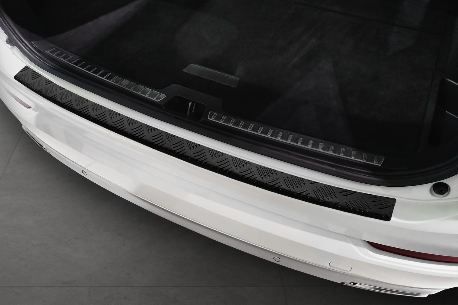 Ladekantenschutz Volvo XC90 II 2015-heute Aluminium Riffelblech mattschwarz
