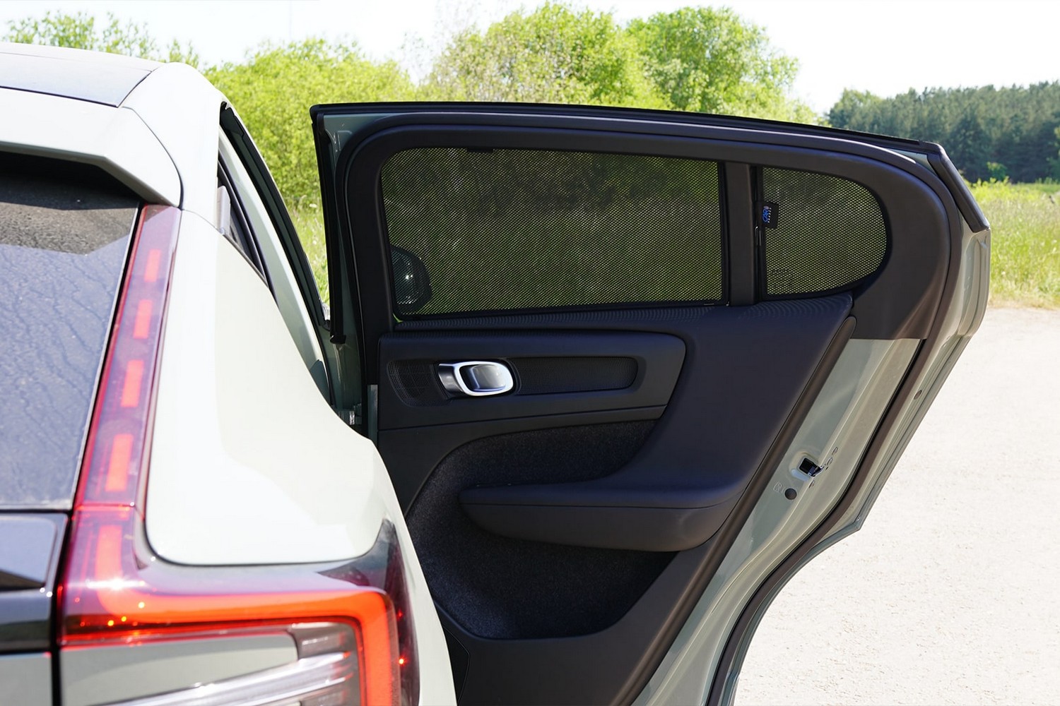 Sun shades suitable for Volvo C40 2021-present Car Shades - rear side doors
