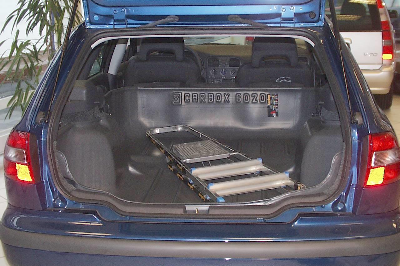 Kofferbakschaal geschikt voor Volvo V40 I 1995-2004 wagon Carbox Classic hoogwandig