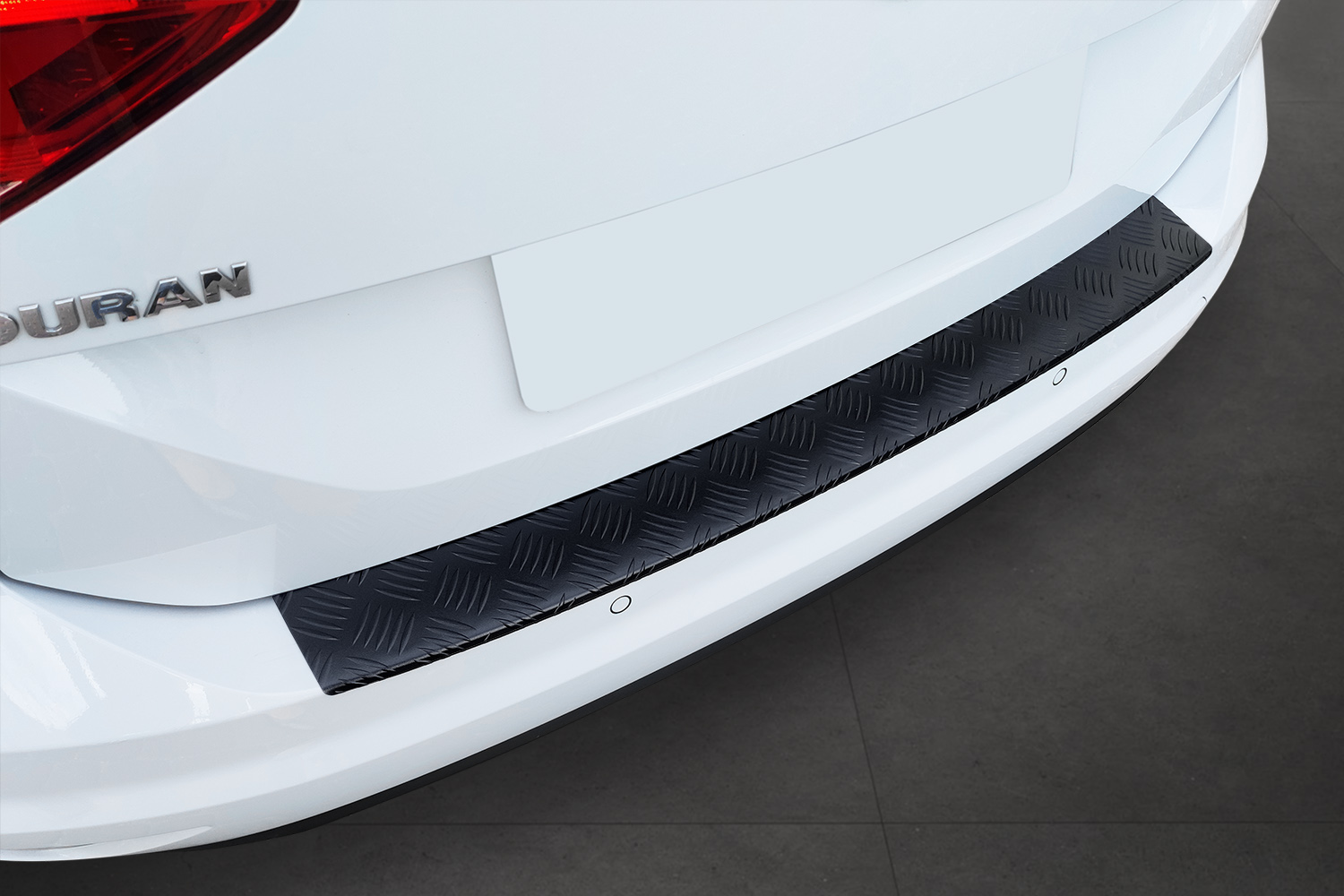 Bumperbeschermer Volkswagen Touran (5T) 2015-heden aluminium traanplaat mat zwart