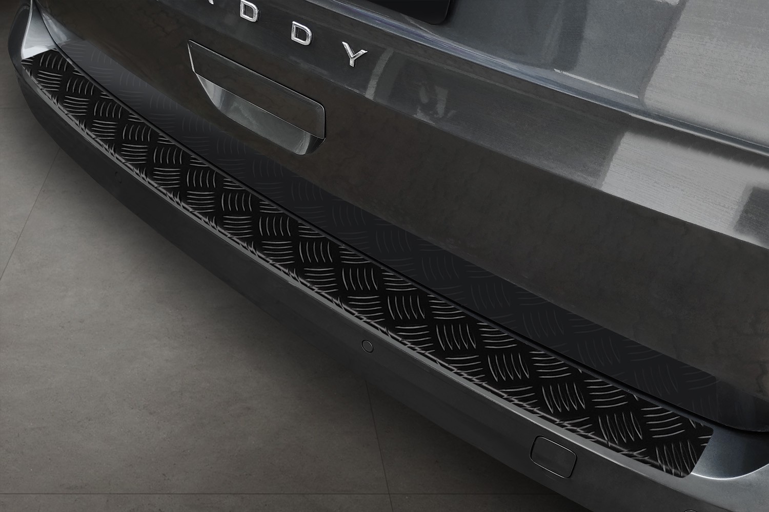 Rear bumper protector suitable for Volkswagen Caddy (SB) 2020-present aluminium diamond plate matt black