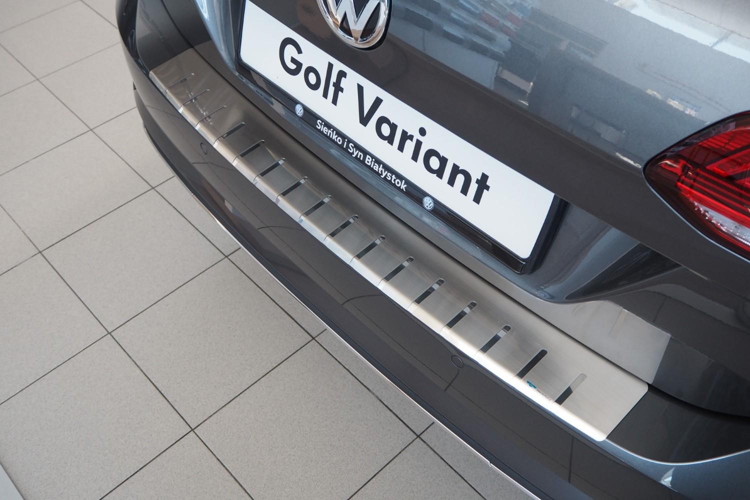 Ladekantenschutz mit Abkantung passend für Volkswagen Golf Plus V, VW MK 5  ab BJ. 01.2005 bis 02.2009 ABS Farbe schwarz