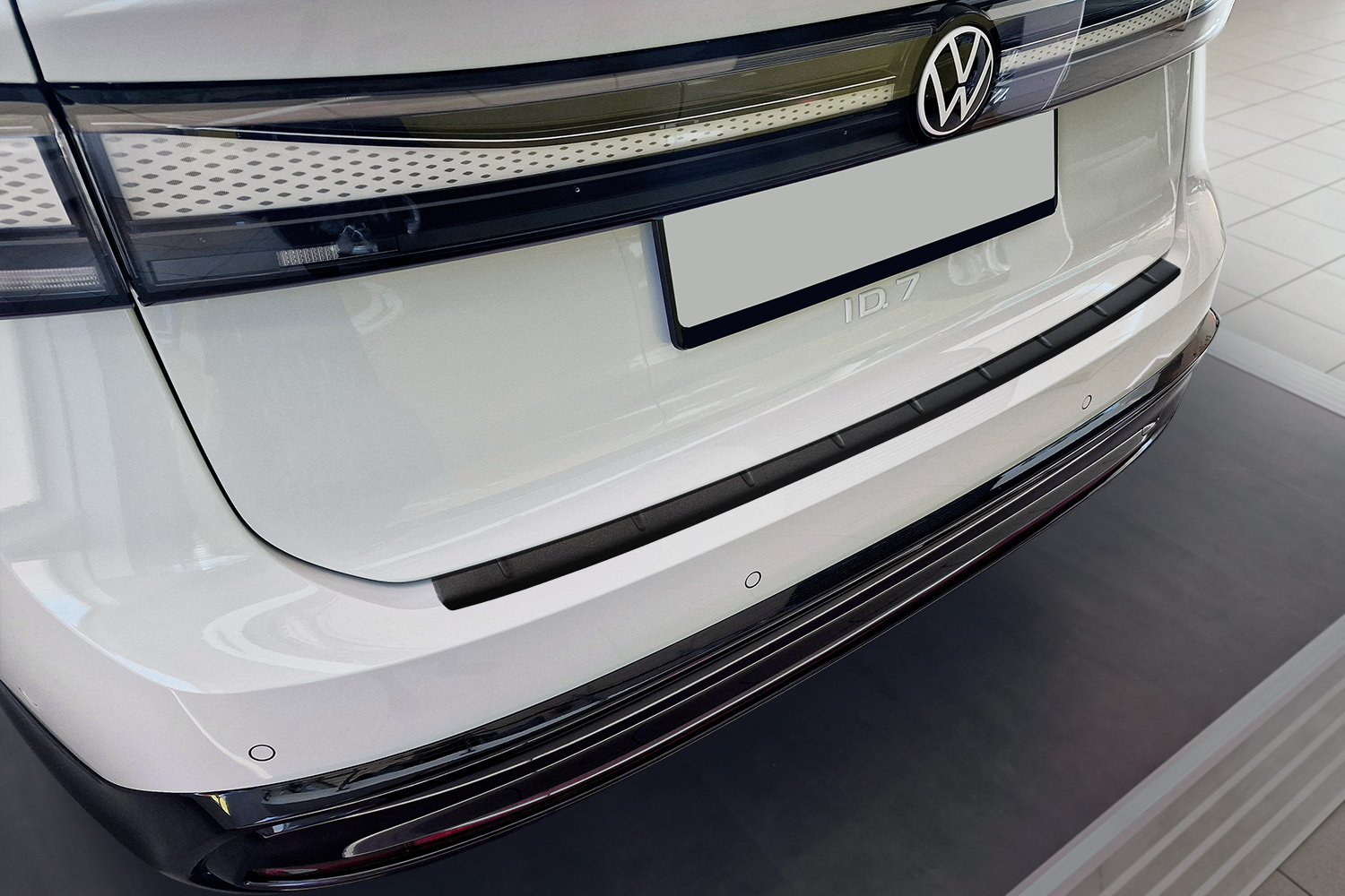Protection de seuil de coffre convient à Volkswagen ID.7 2023-présent 5 portes bicorps acier inox noir mat