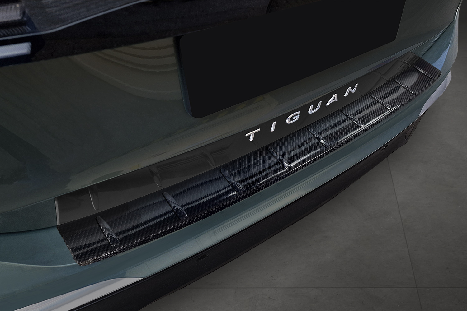 Protection de seuil de coffre convient à Volkswagen Tiguan III 2024-présent carbone
