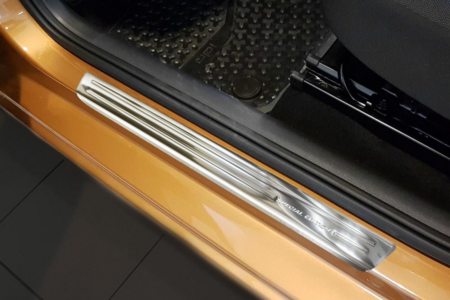 Door sill plates suitable for Volkswagen Tiguan II 2015-2024 stainless steel brushed 4 pieces