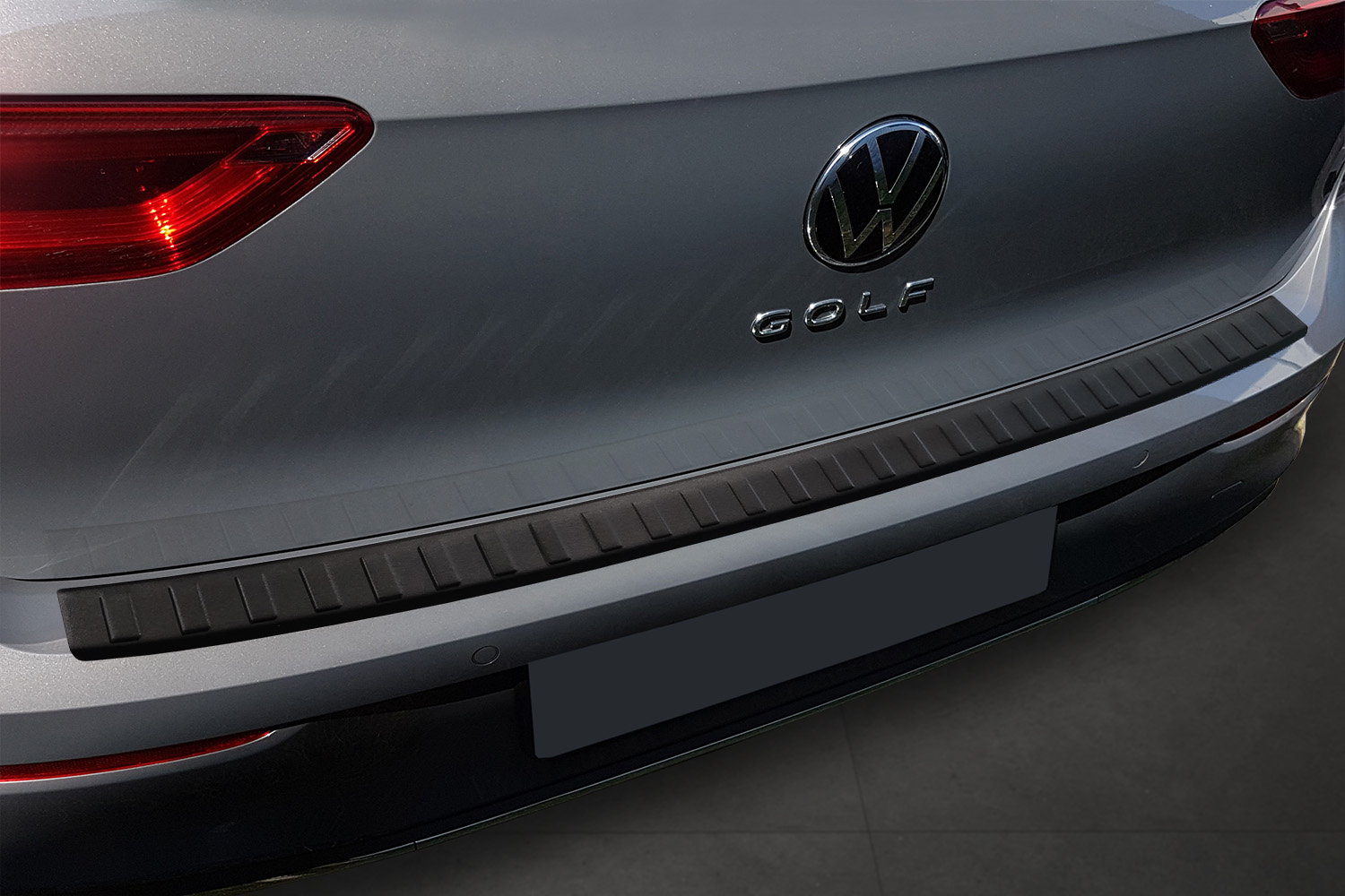 Protection de seuil de coffre Volkswagen Golf VIII (CD) 2020-présent 5 portes bicorps acier inox noir mat
