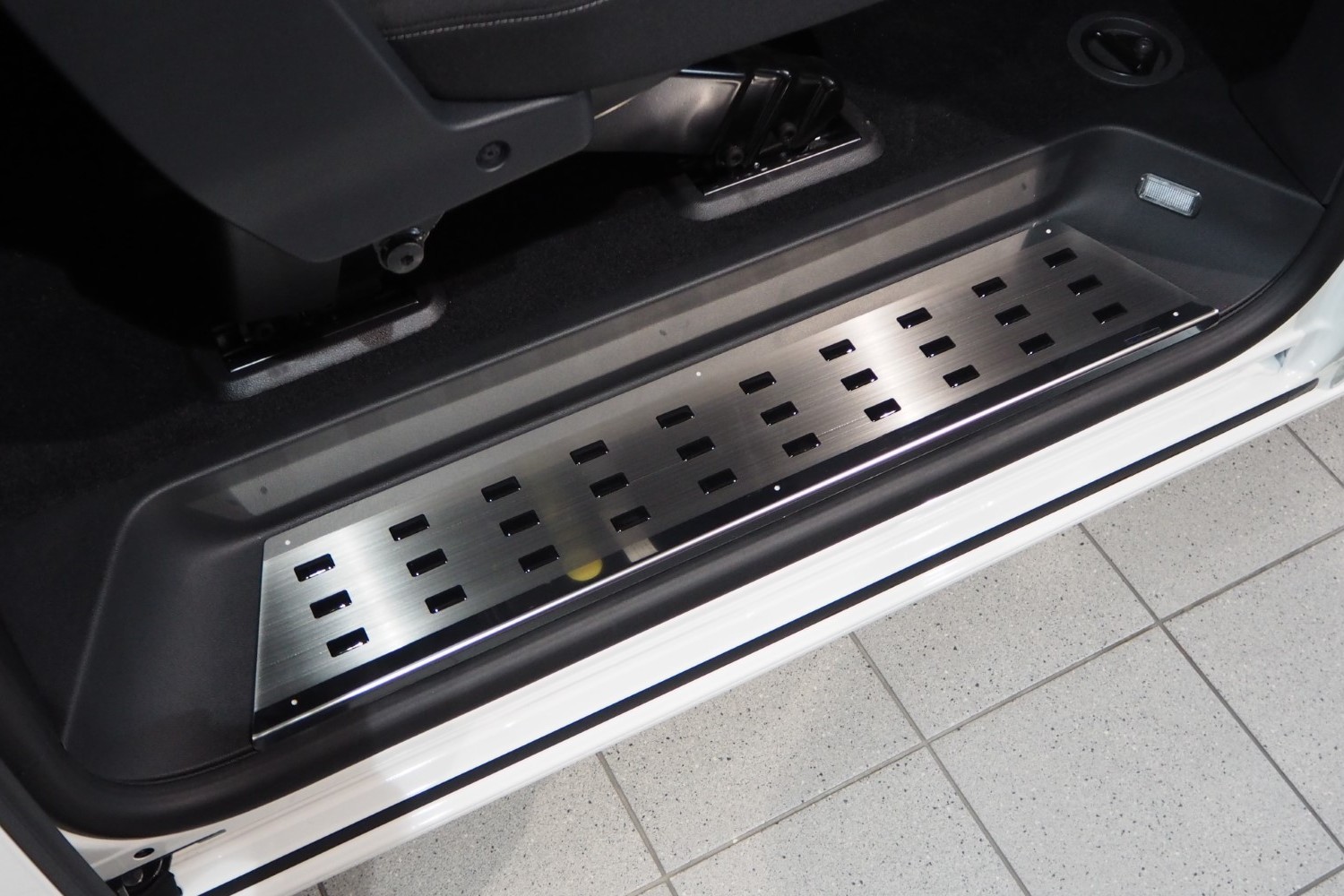 Seuils de portes intérieure convient à Volkswagen Transporter T6 - T6.1 2015-présent acier inox brossé - porte arrière
