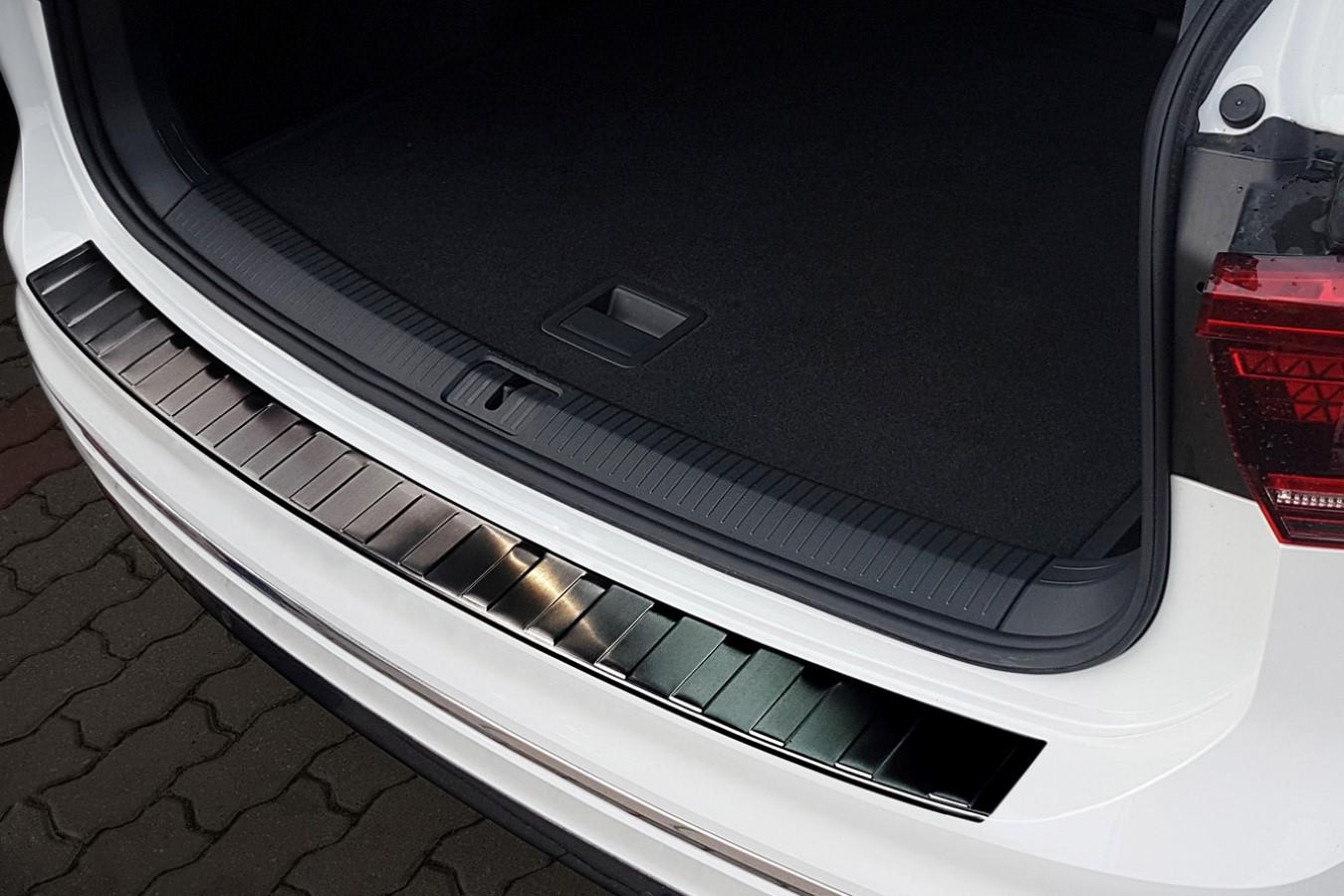 https://www.carparts-expert.com/images/stories/virtuemart/product/vw8tibp-volkswagen-tiguan-ii-2015-rear-bumper-protector-stainless-steel-black-nw-1.jpg